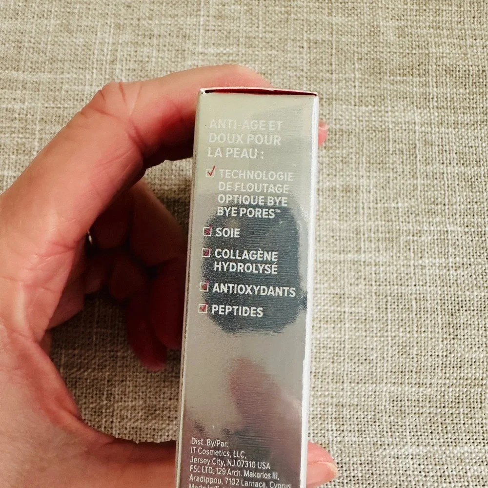 IT Cosmetics Poreless Finish Blush - Naturally Pretty